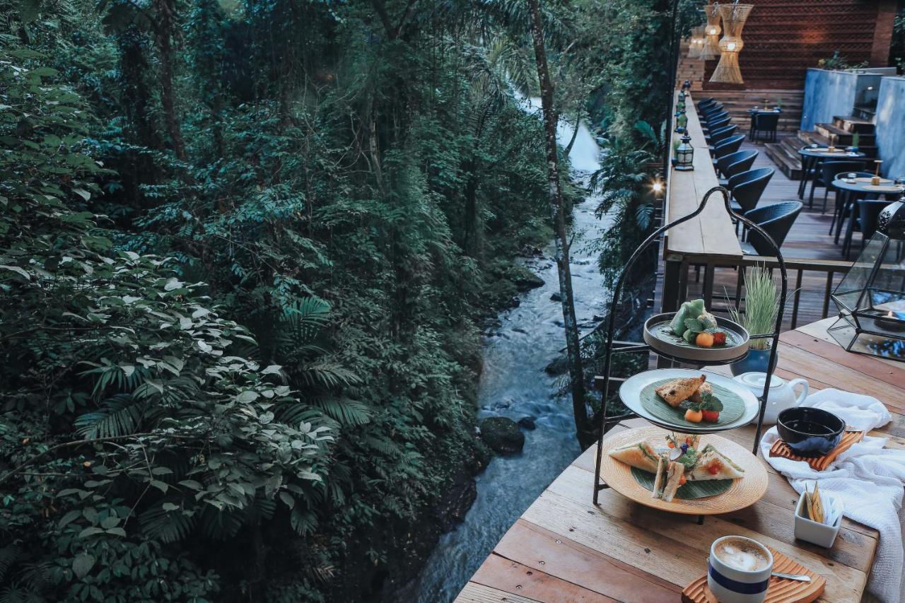 The Sebali Resort Ubud Buitenkant foto The restaurant at the resort