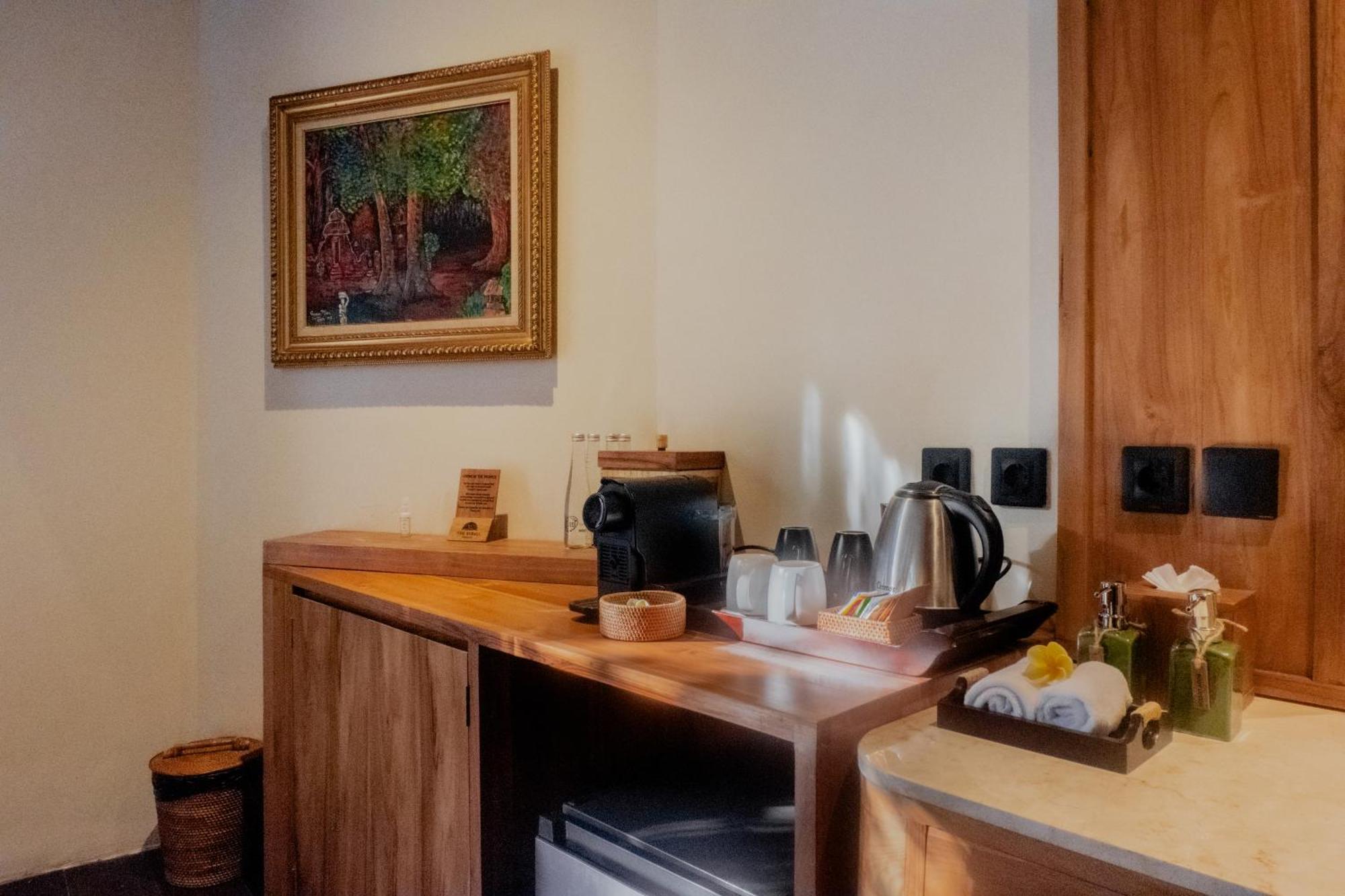 The Sebali Resort Ubud Buitenkant foto A Nespresso machine in a hotel room