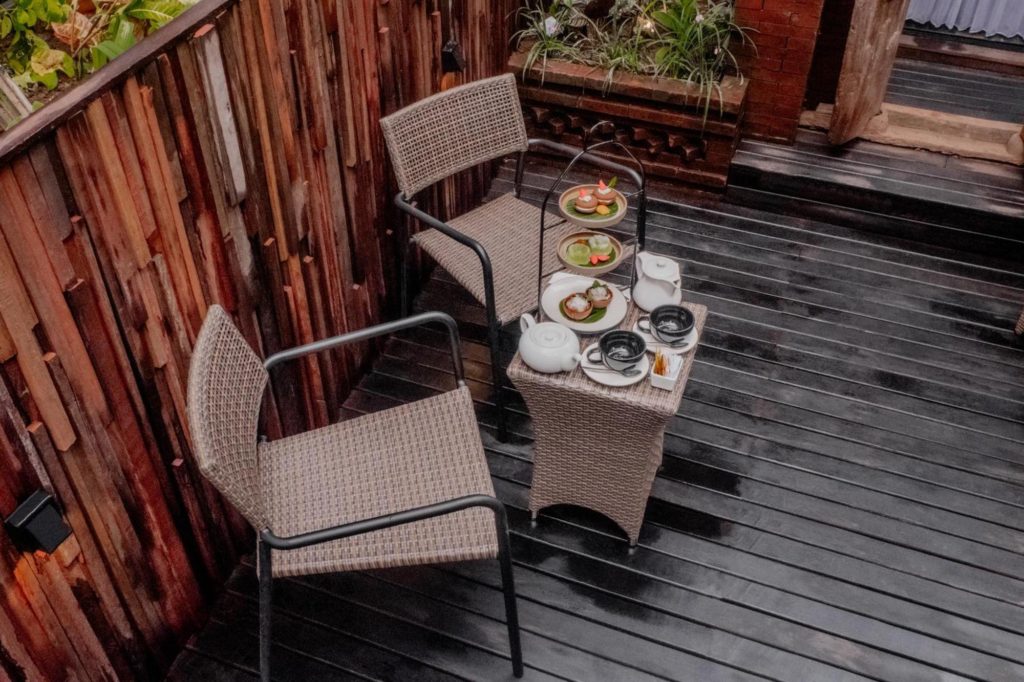 The Sebali Resort Ubud Buitenkant foto A tea table at the hotel